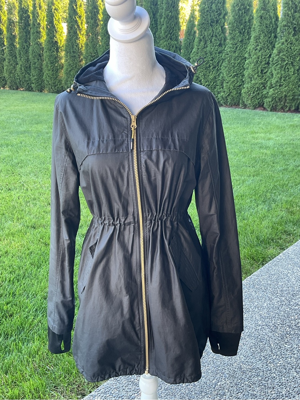 Mondetta Votre Choix Long Black Coated Jacket/Raincoat with Cinching .